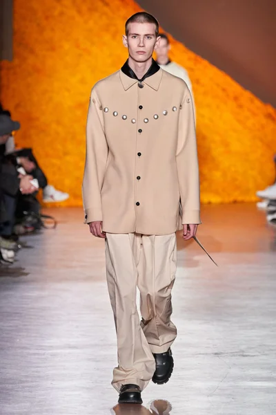 Look 34